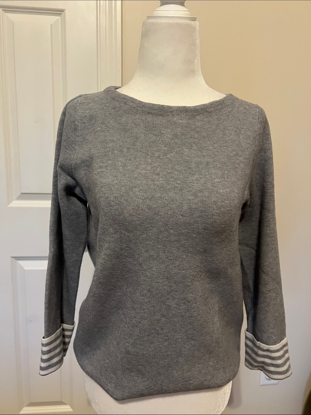 Tahari Gray Crewneck Sweater with Striped Cuffs size Small